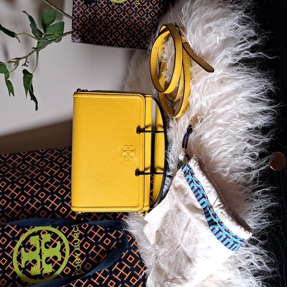 Tory Burch Thea Flat Wallet Crossbody Like New
